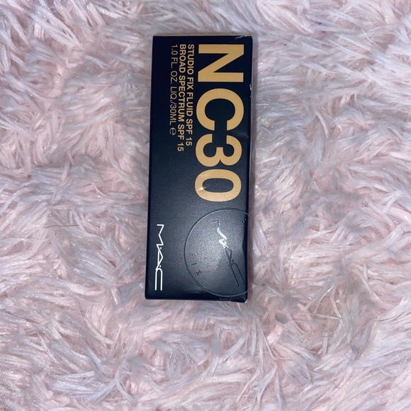 MAC studio fix fluid foundation - Picture 5 of 8